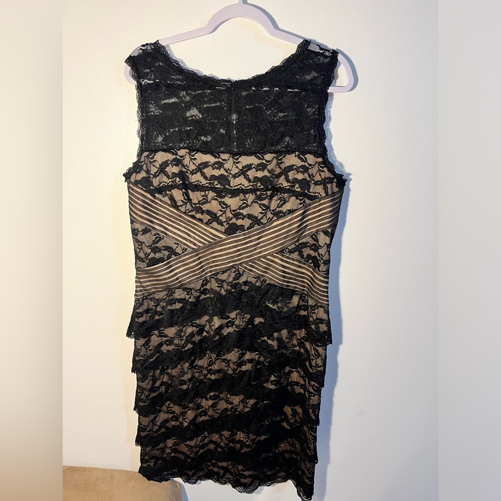 Blue Sage Semi Formal Knee Length Lace Bandage Dress